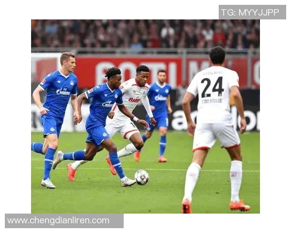 多德勒支与阿尔梅勒城展开激烈对决谁能在这场比赛中笑到最后